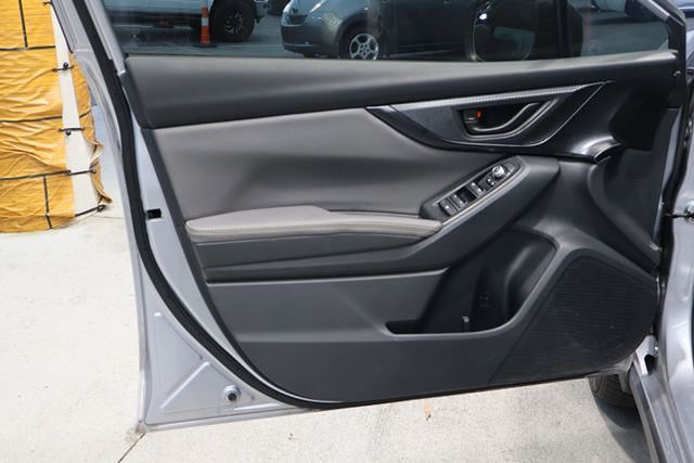 Vehicle image 28 of 40