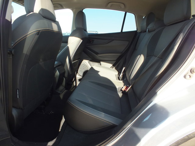 Vehicle image 17 of 18