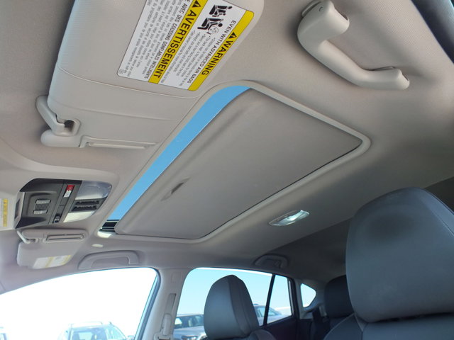 Vehicle image 15 of 18