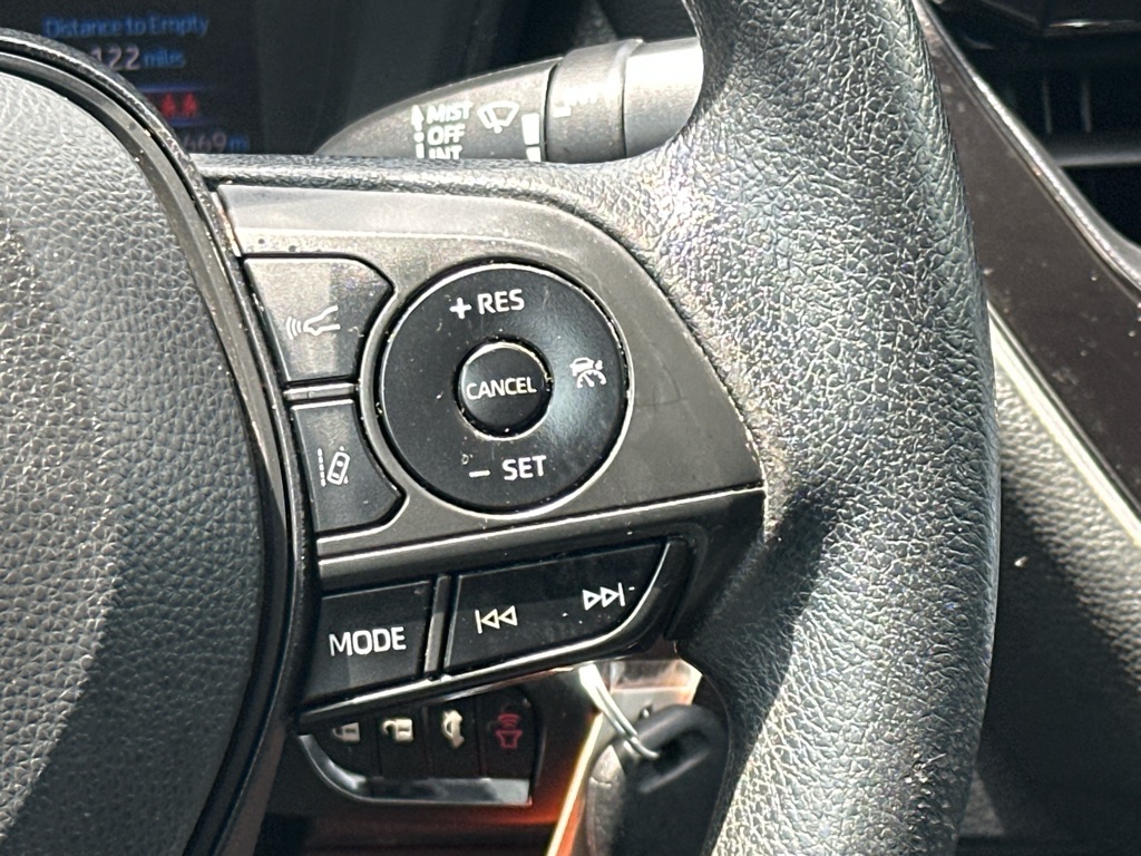Vehicle image 23 of 34