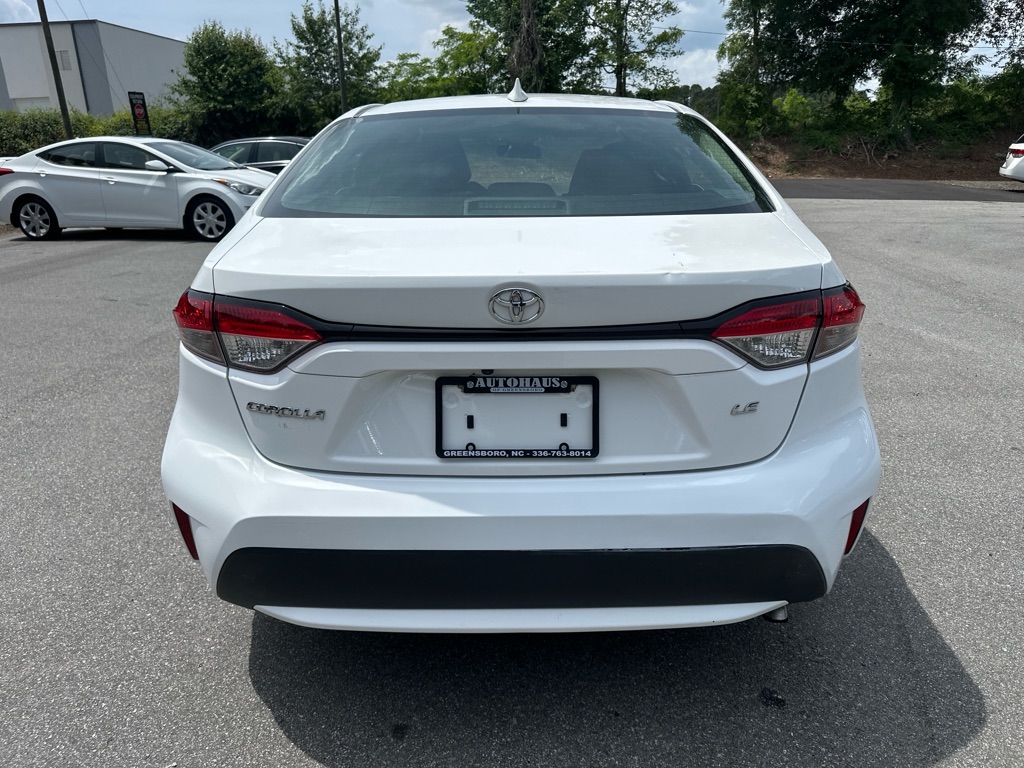 Vehicle image 8 of 34