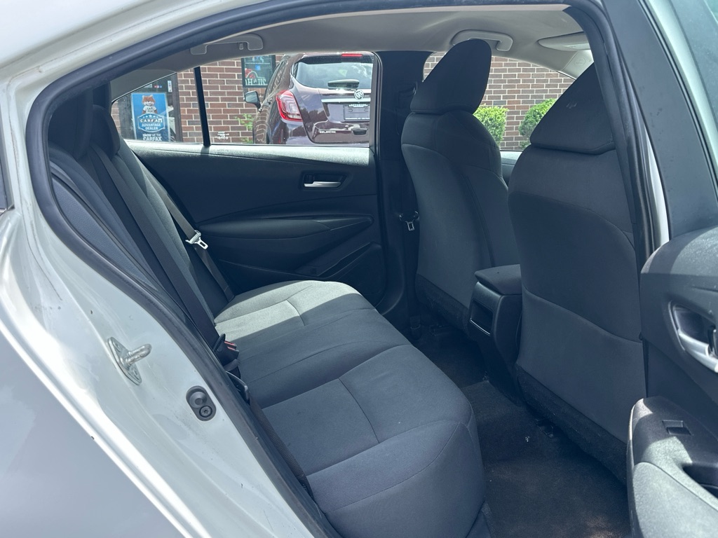 Vehicle image 16 of 34
