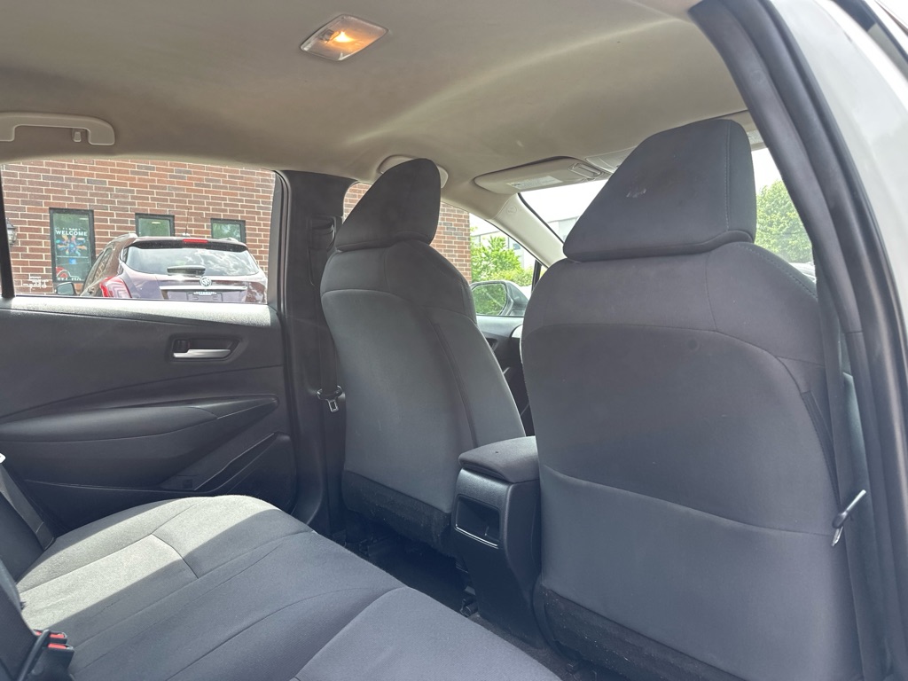 Vehicle image 17 of 34