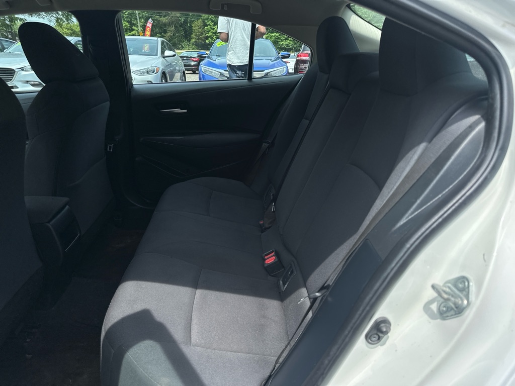 Vehicle image 14 of 34