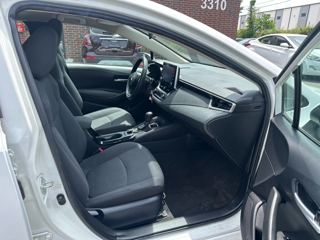 Vehicle image 18 of 34