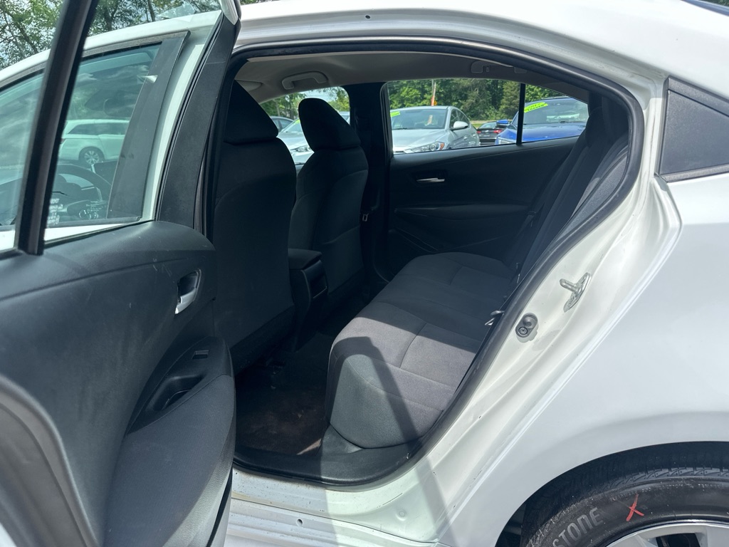 Vehicle image 13 of 34