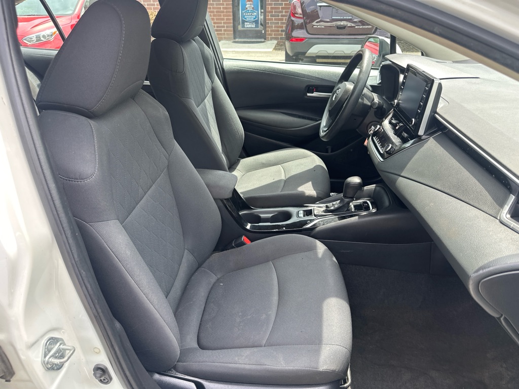 Vehicle image 19 of 34