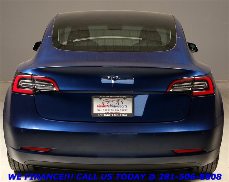 Vehicle image 3 of 22