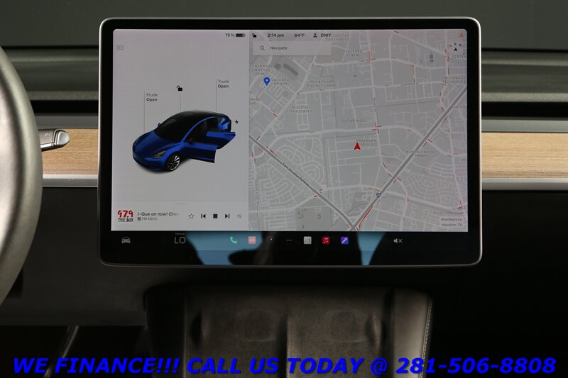 Vehicle image 17 of 22
