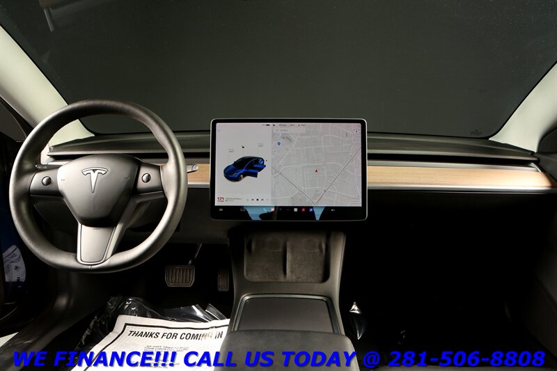 Vehicle image 13 of 22