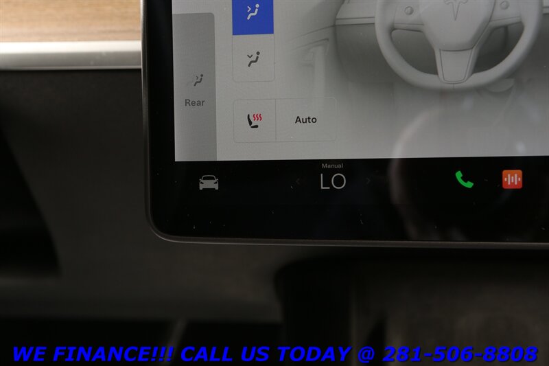 Vehicle image 15 of 22