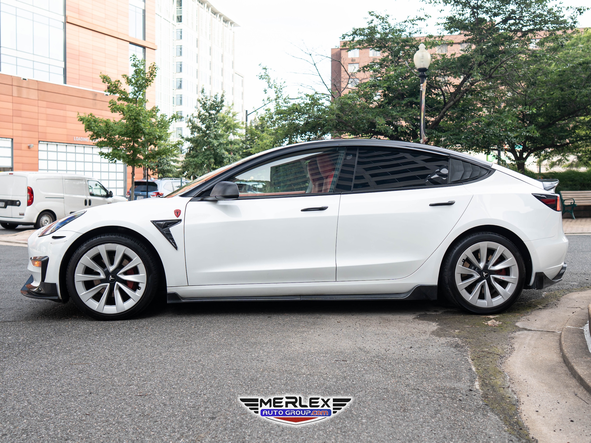 Vehicle image 7 of 49