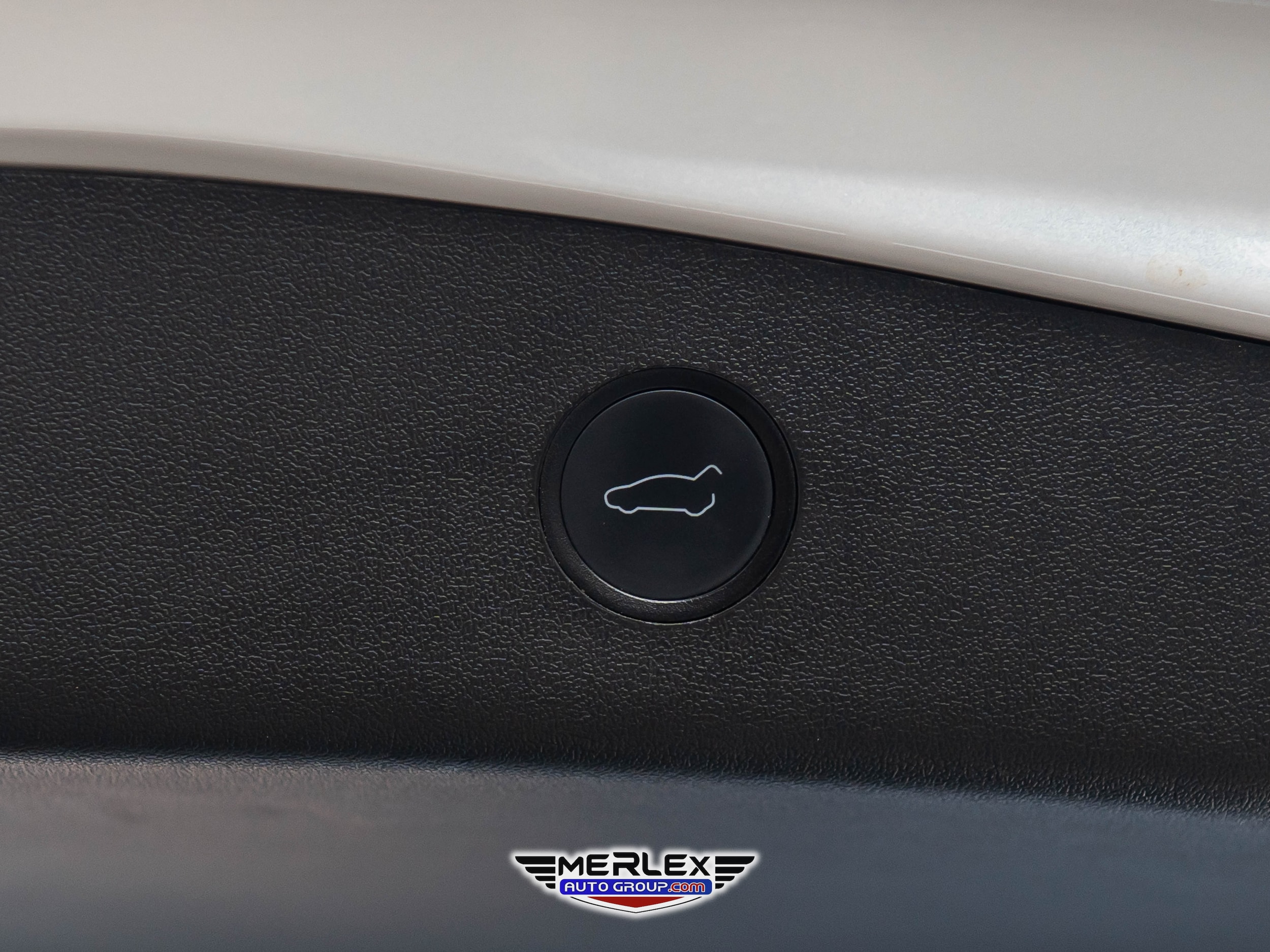 Vehicle image 47 of 49