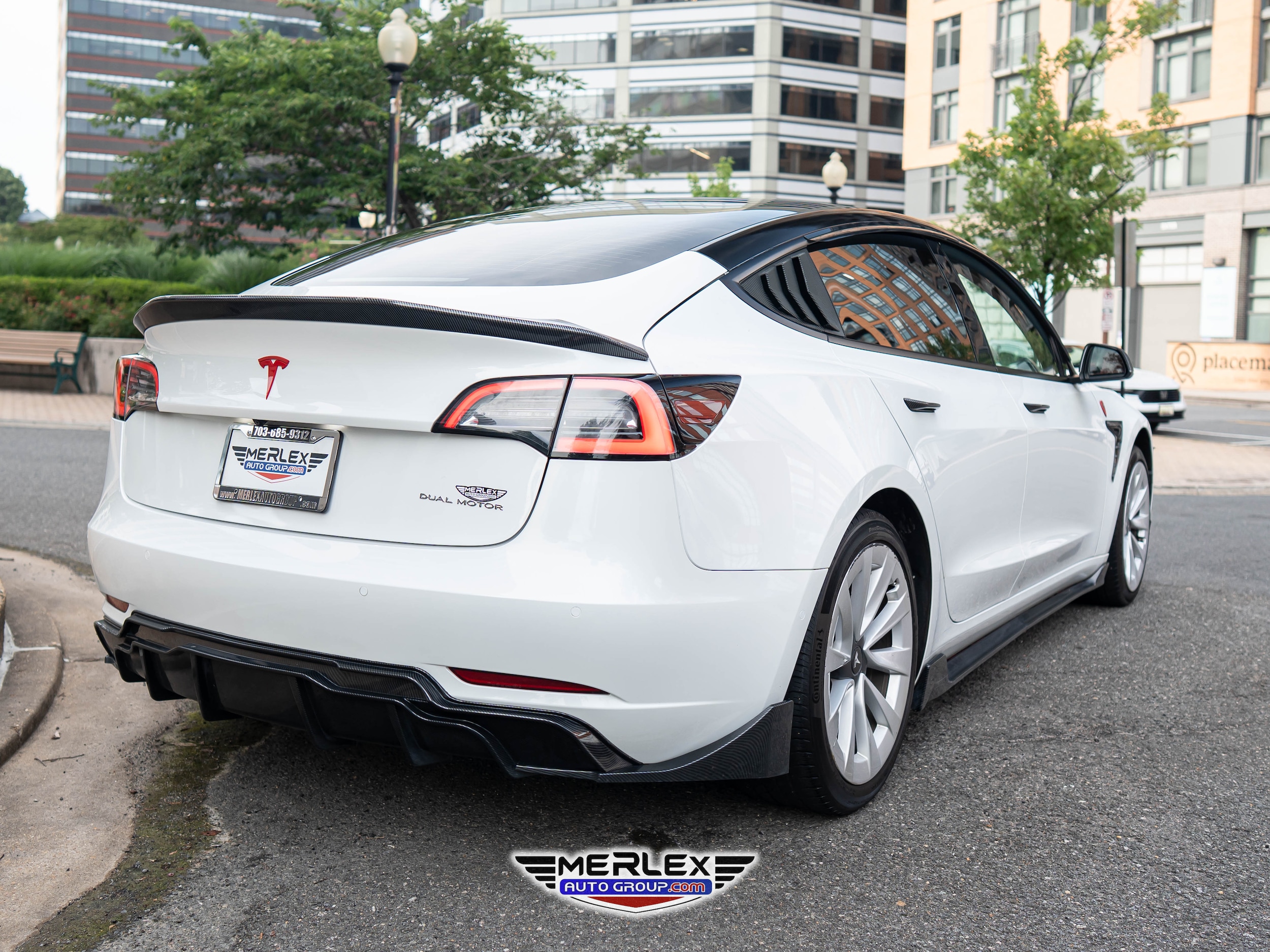 Vehicle image 4 of 49