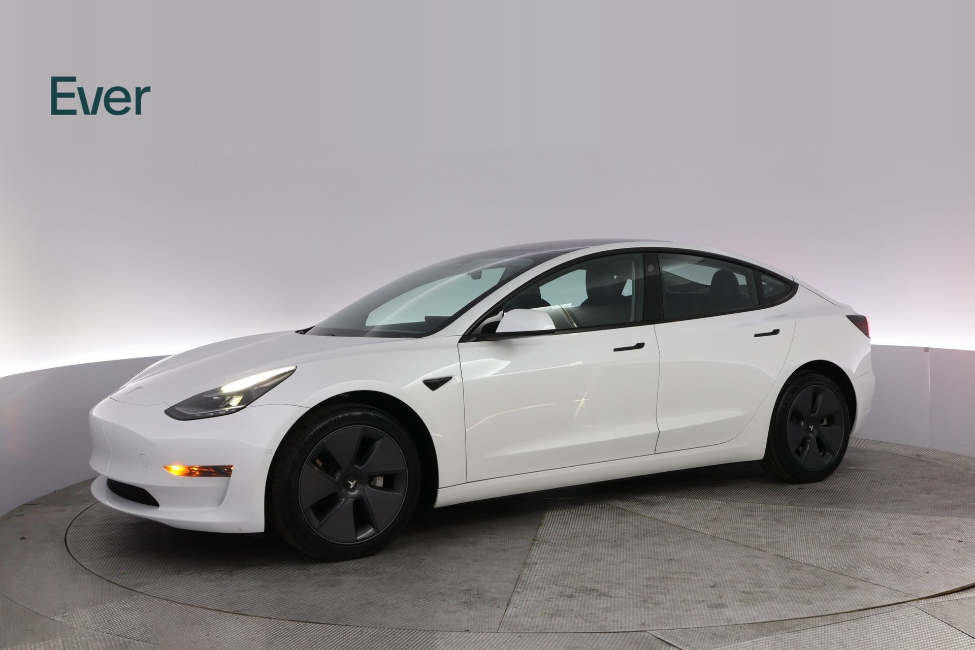2021 Tesla Model 3 Standard Range Plus Image 3 of 30