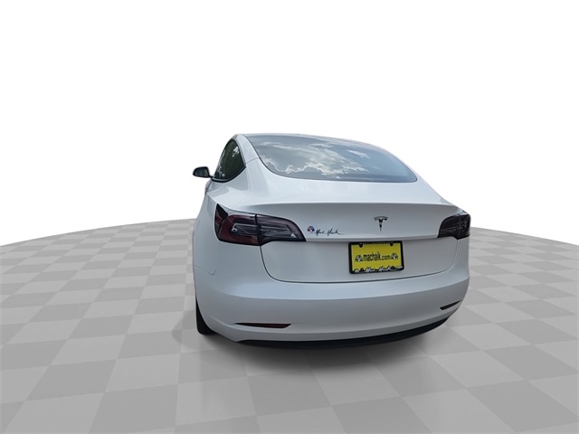 Vehicle image 8 of 33