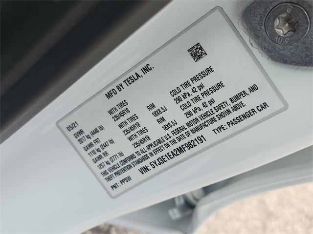 Vehicle image 28 of 33