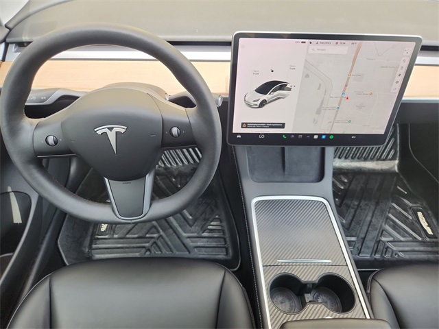 Vehicle image 17 of 33