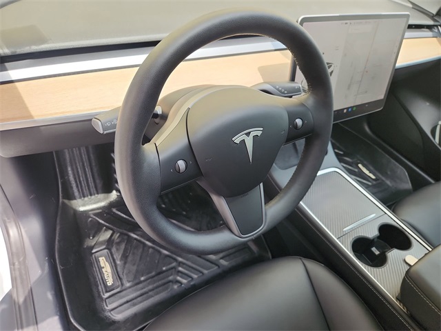 Vehicle image 19 of 33