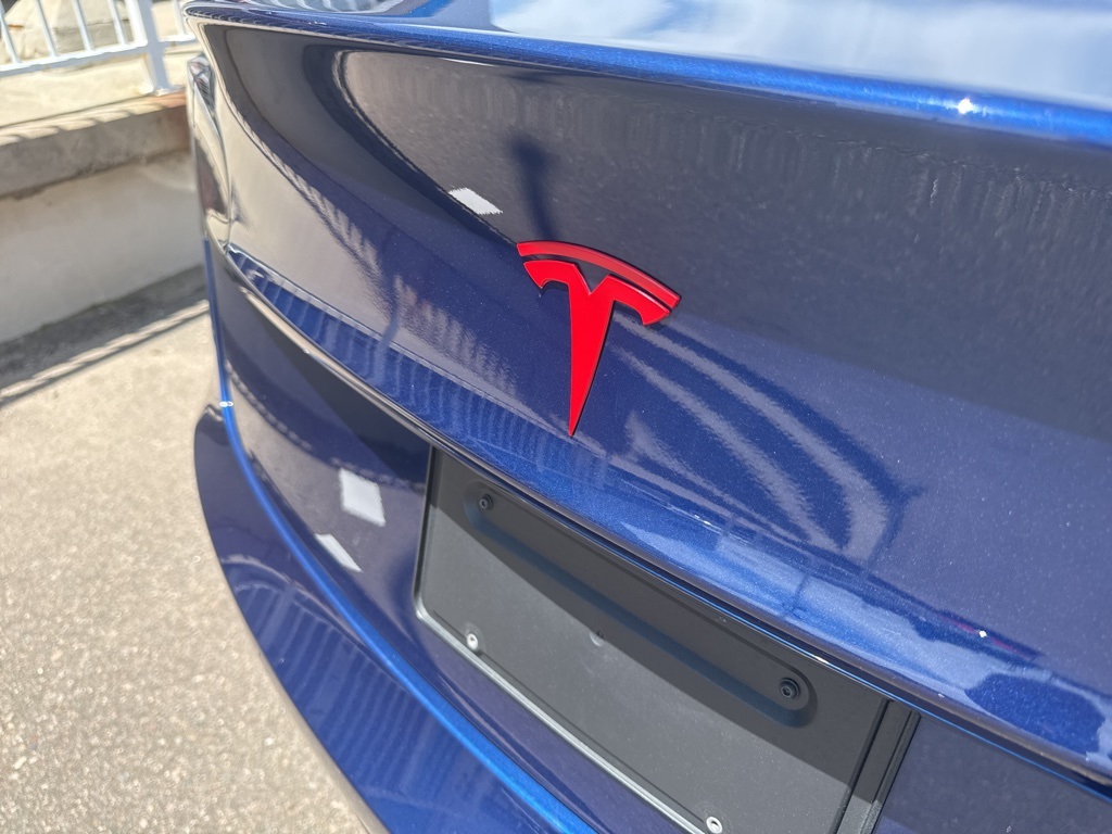 Vehicle image 27 of 34
