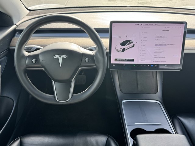Vehicle image 16 of 23
