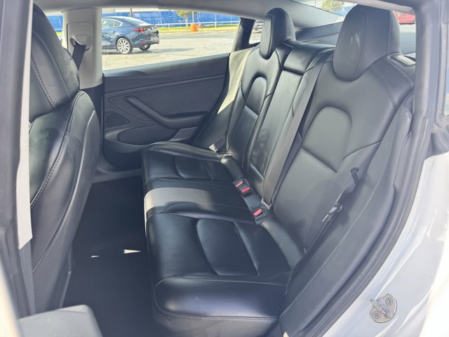 Vehicle image 12 of 23