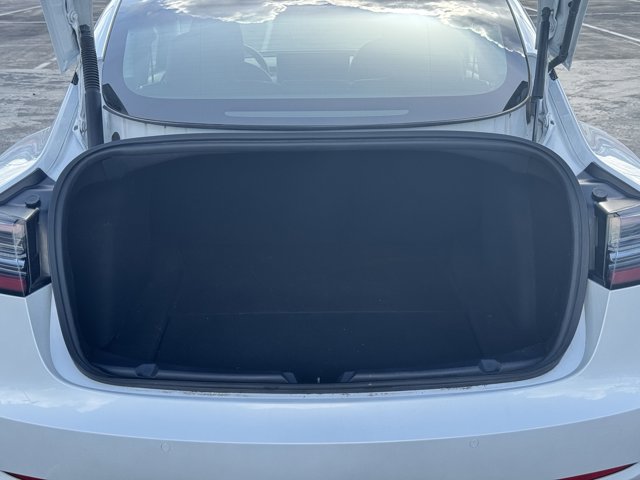 Vehicle image 9 of 23
