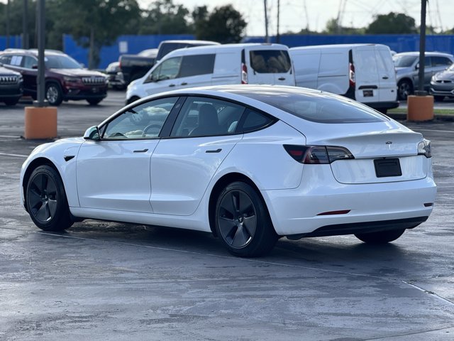 Vehicle image 7 of 23