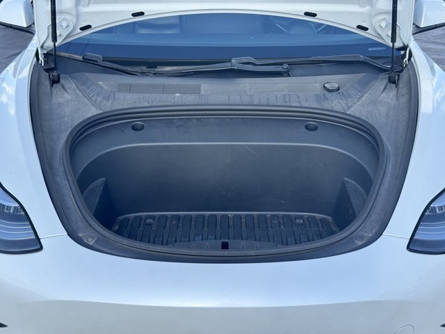 Vehicle image 10 of 23