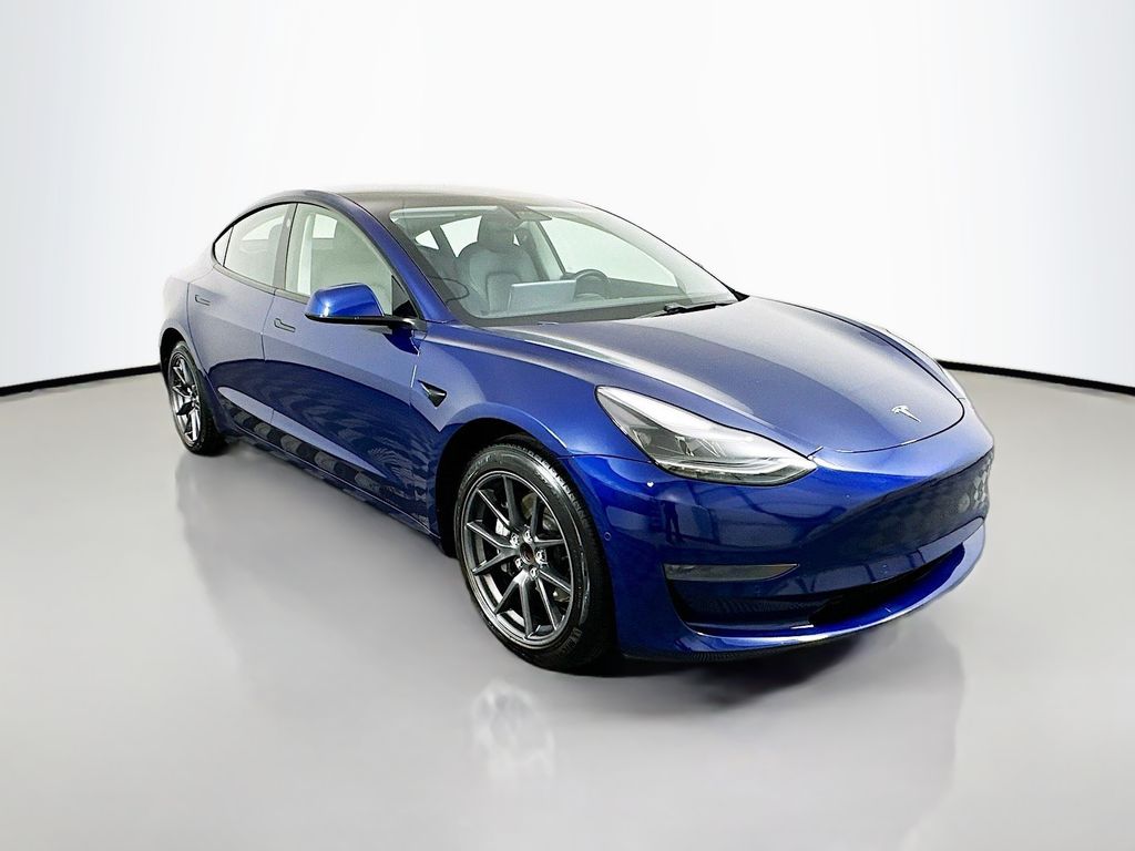 Vehicle image 3 of 33
