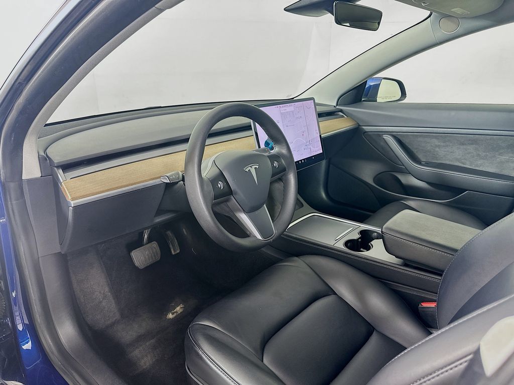 Vehicle image 20 of 33