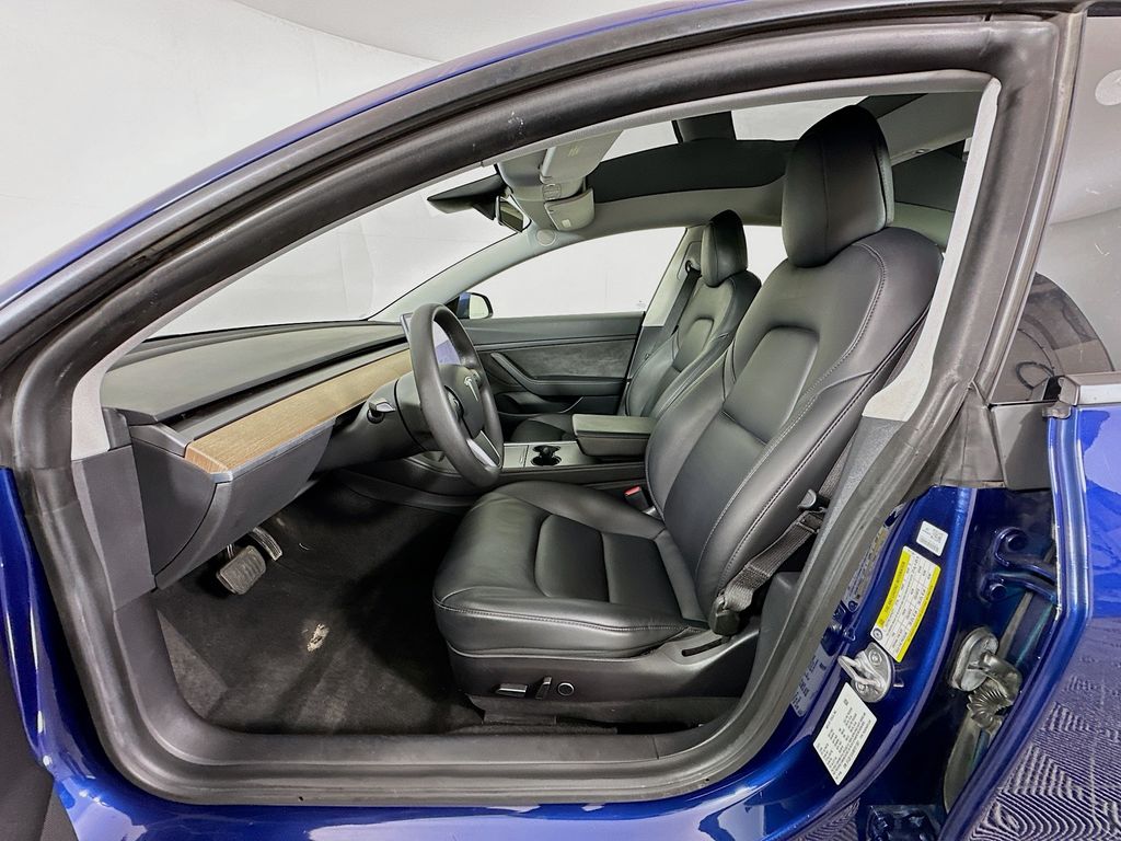 Vehicle image 33 of 33