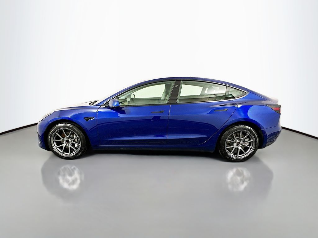 Vehicle image 9 of 33