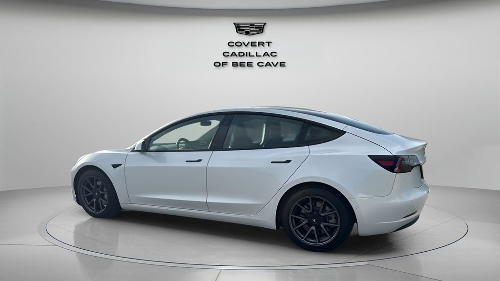 Vehicle image 9 of 34