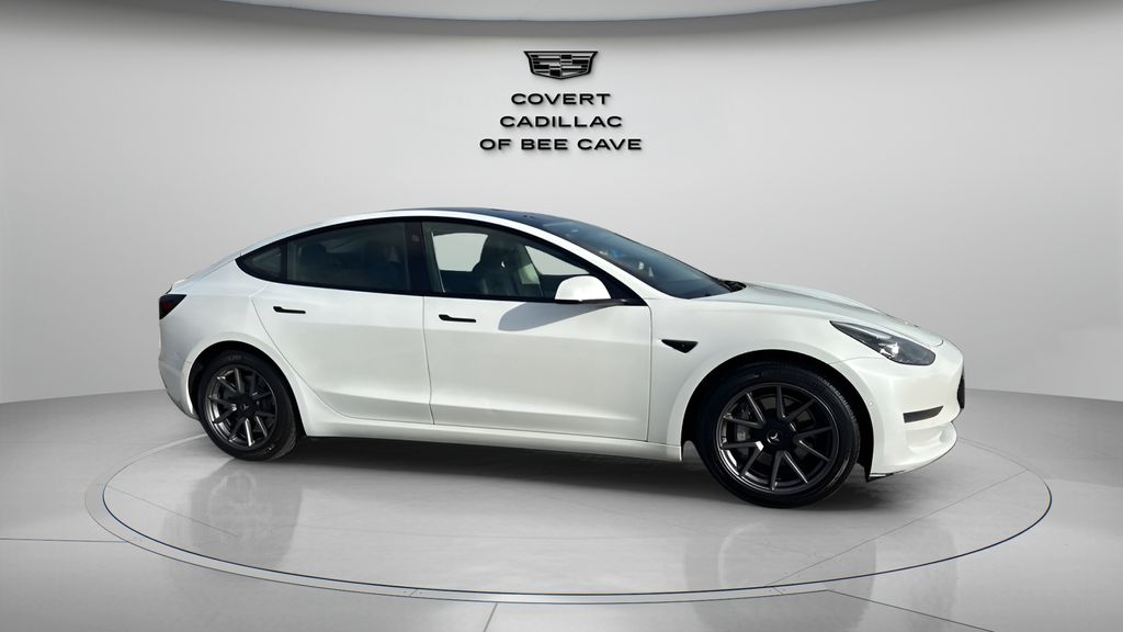 Vehicle image 3 of 34