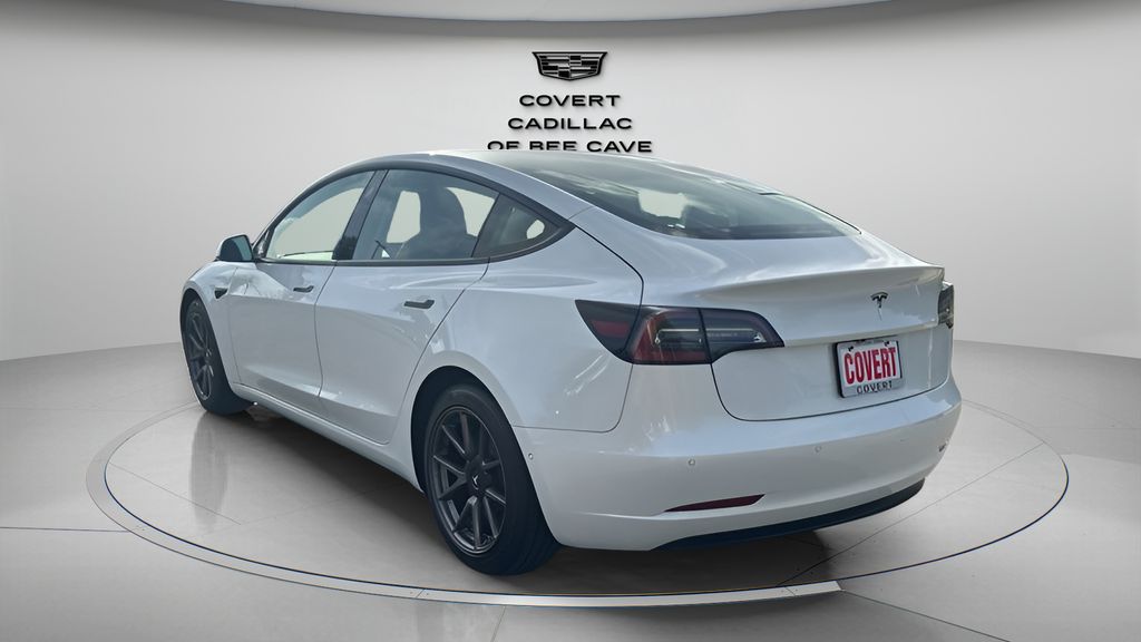 Vehicle image 10 of 34