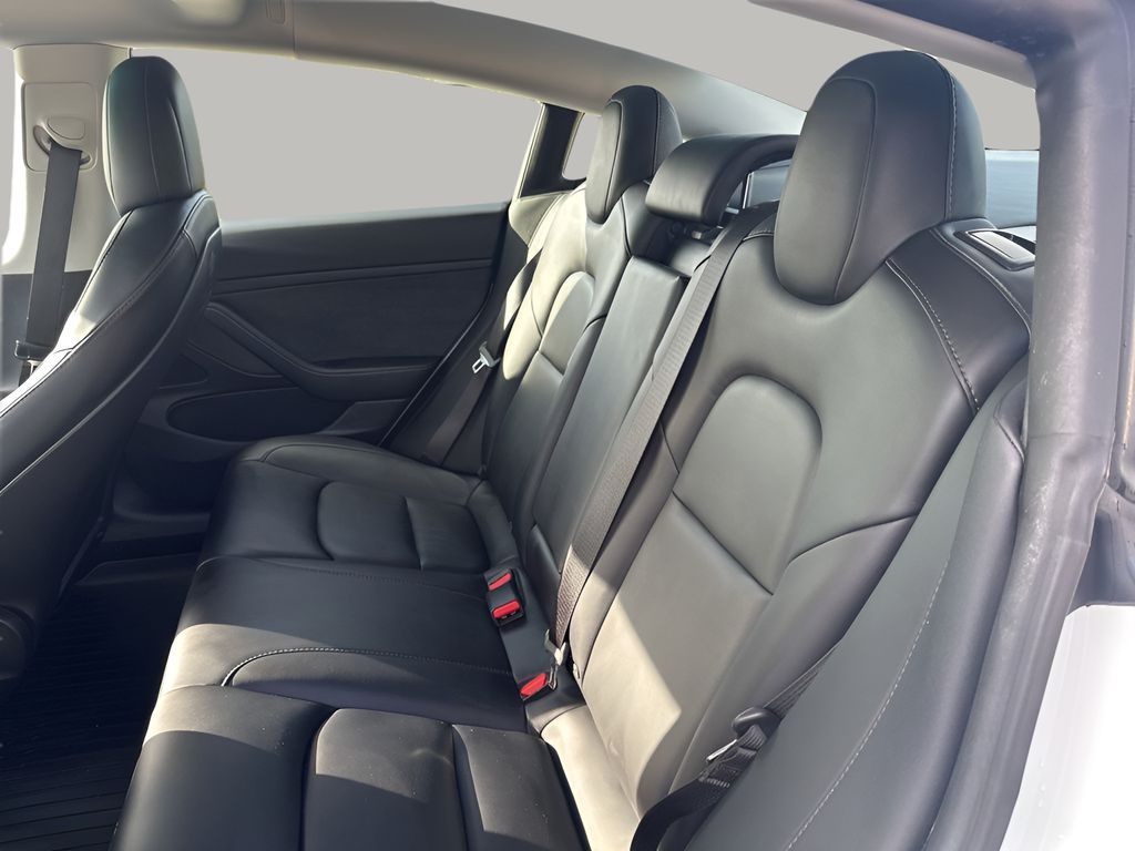 Vehicle image 12 of 34