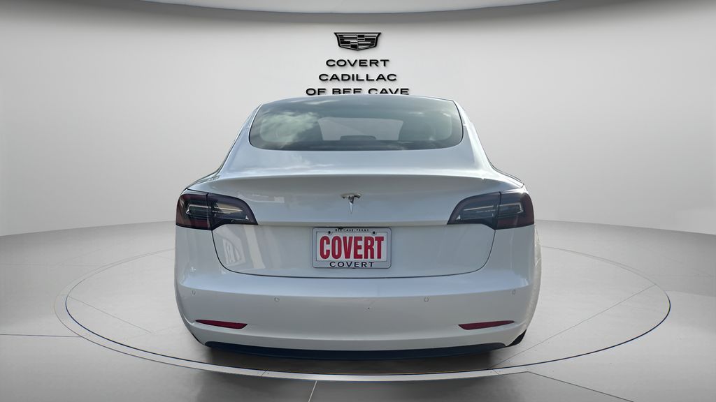 Vehicle image 8 of 34