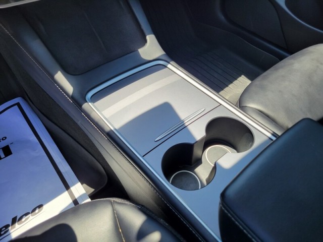 Vehicle image 16 of 35