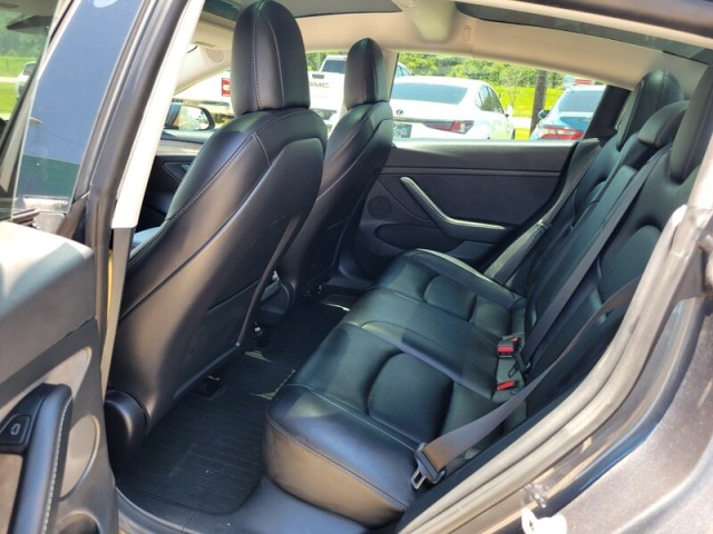 Vehicle image 9 of 35