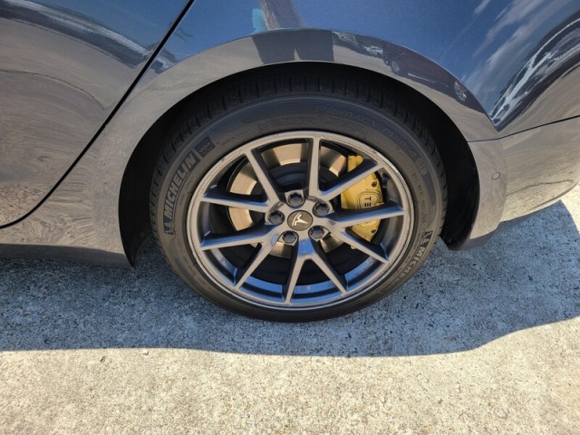 Vehicle image 7 of 35
