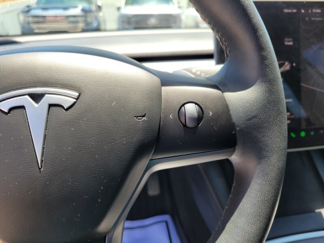 Vehicle image 24 of 35