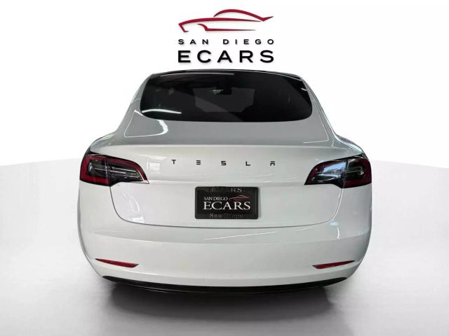 Vehicle image 6 of 15