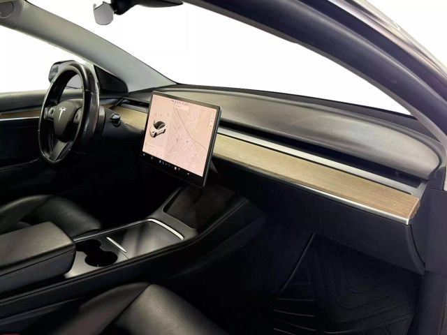 Vehicle image 14 of 15
