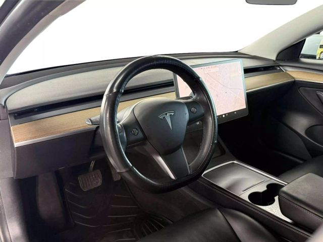 Vehicle image 9 of 15