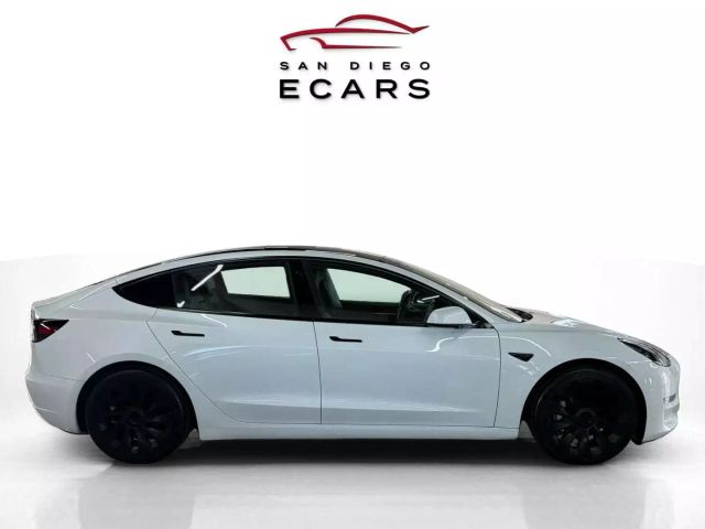 Vehicle image 4 of 15