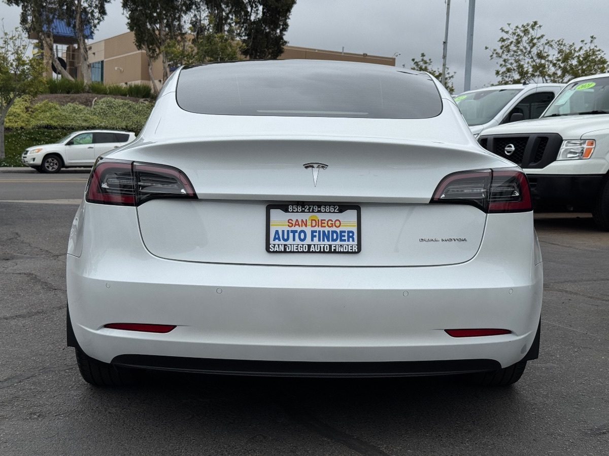 Vehicle image 5 of 33