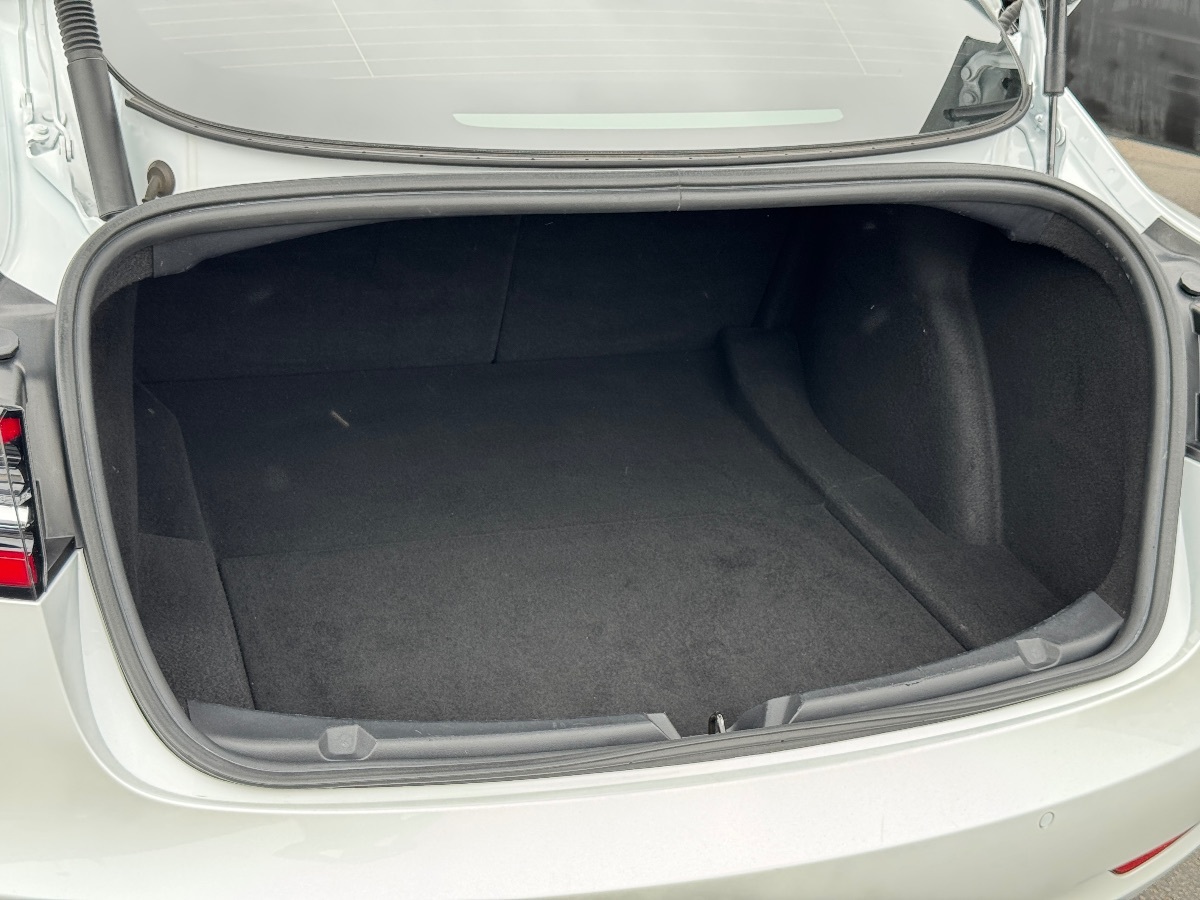 Vehicle image 12 of 33