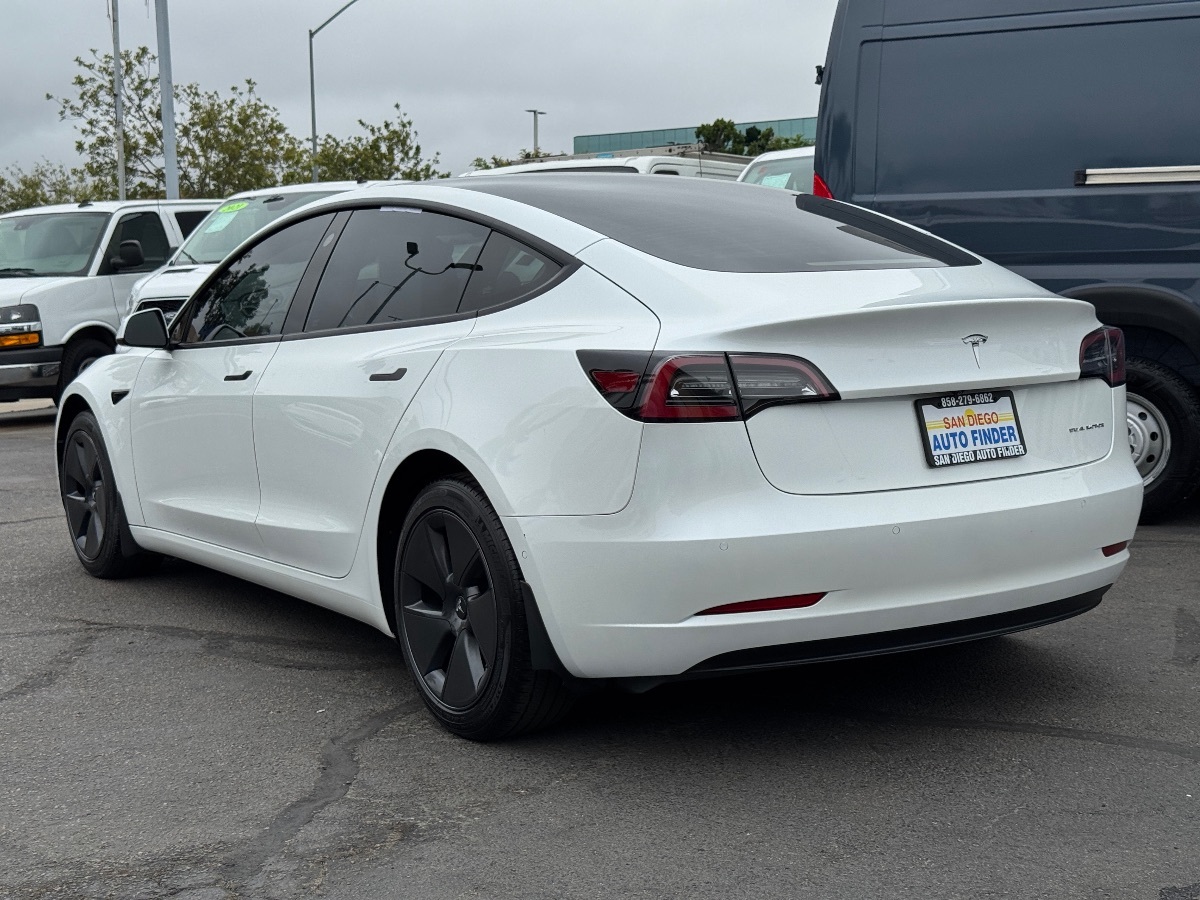 Vehicle image 6 of 33