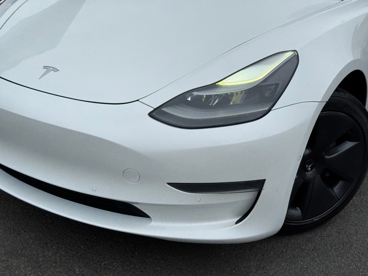 Vehicle image 8 of 33